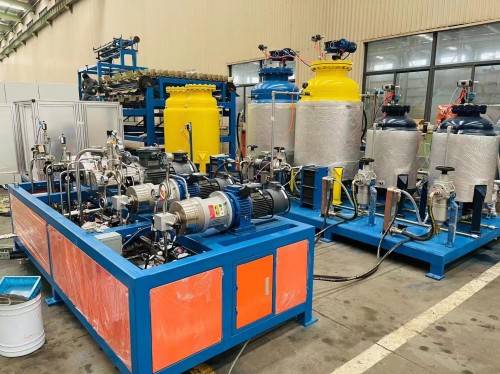 2025年數控與夾心彩鋼板設備選購指南 跨材質適配與售后體系解析，兼論零部件銷售策略